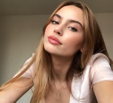 <em><strong>Mia R.</strong></em>